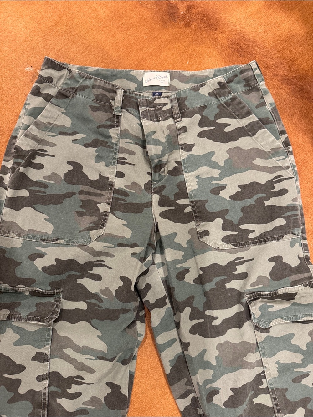 Universal threads camo pants - Picture 2 of 4
